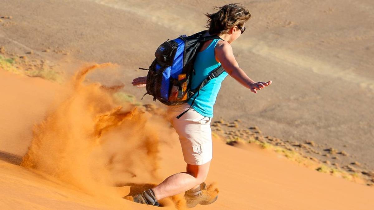Düne runterlaufen, schneller als der Sand | © Silja Bohry / Chamäleon Düne runterlaufen, schneller als der Sand | © Silja Bohry / Chamäleon