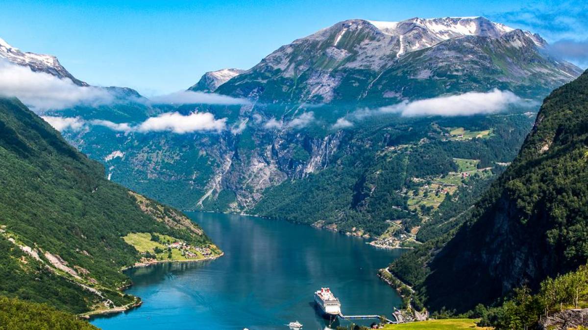 Schiffe im Geirangerfjord | © Zachtleven, Pixabay / Chamäleon Schiffe im Geirangerfjord | © Zachtleven, Pixabay / Chamäleon
