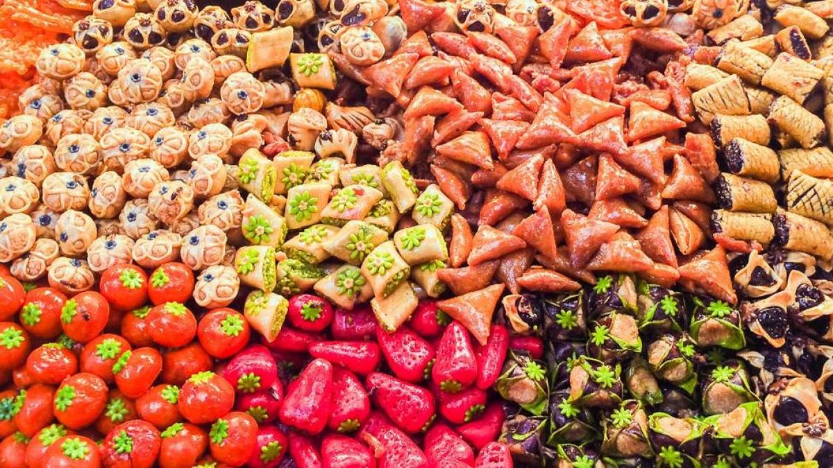 Süsse Spezialitäten auf dem Markt | © Gerrit Groenewold / Chamäleon Süsse Spezialitäten auf dem Markt | © Gerrit Groenewold / Chamäleon