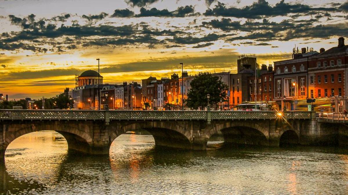 Abend in Dublin | © Alexander Gresbek, Pixabay / Chamäleon Abend in Dublin | © Alexander Gresbek, Pixabay / Chamäleon
