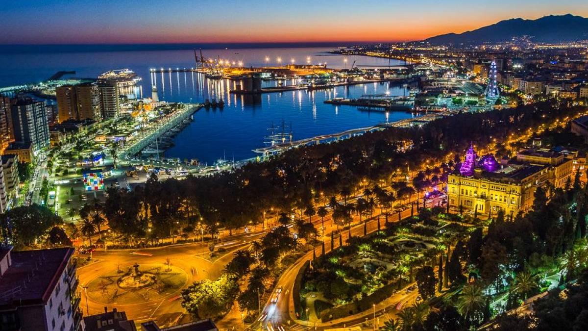 Blick auf den Hafen von Malaga | © David Becker, Unsplash / Chamäleon Blick auf den Hafen von Malaga | © David Becker, Unsplash / Chamäleon