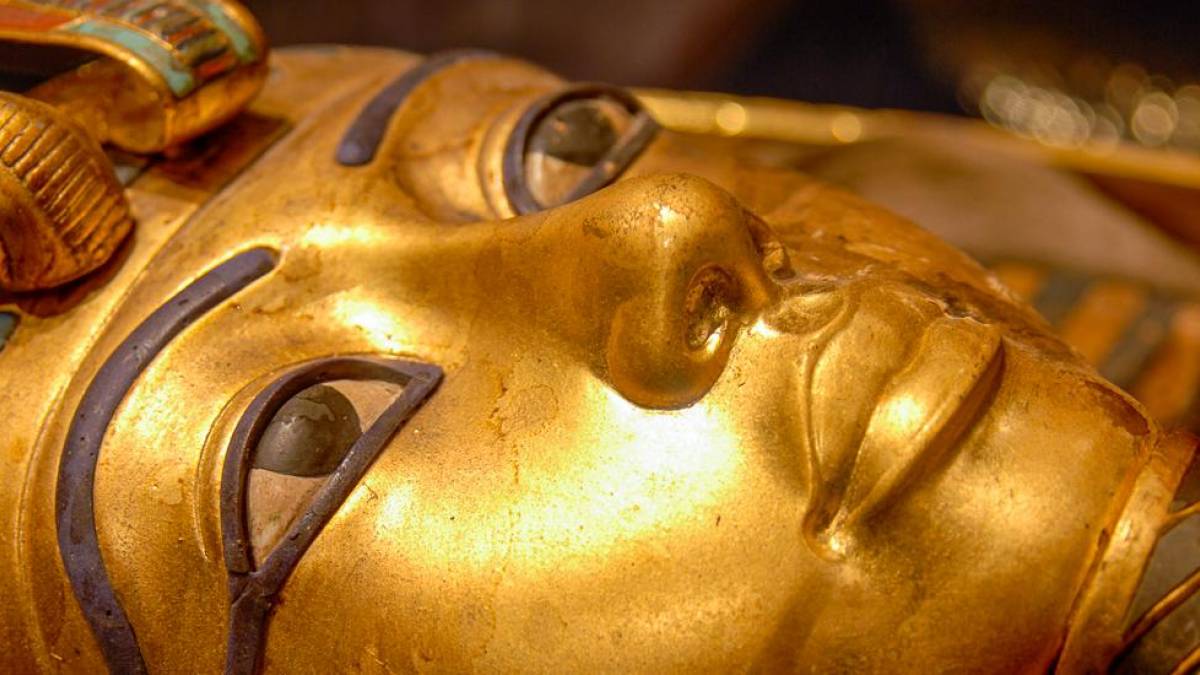 Maske des ägyptischen Pharaos Tutanchamun | © Adrian Assalve, iStockphoto.com / Chamäleon Maske des ägyptischen Pharaos Tutanchamun | © Adrian Assalve, iStockphoto.com / Chamäleon