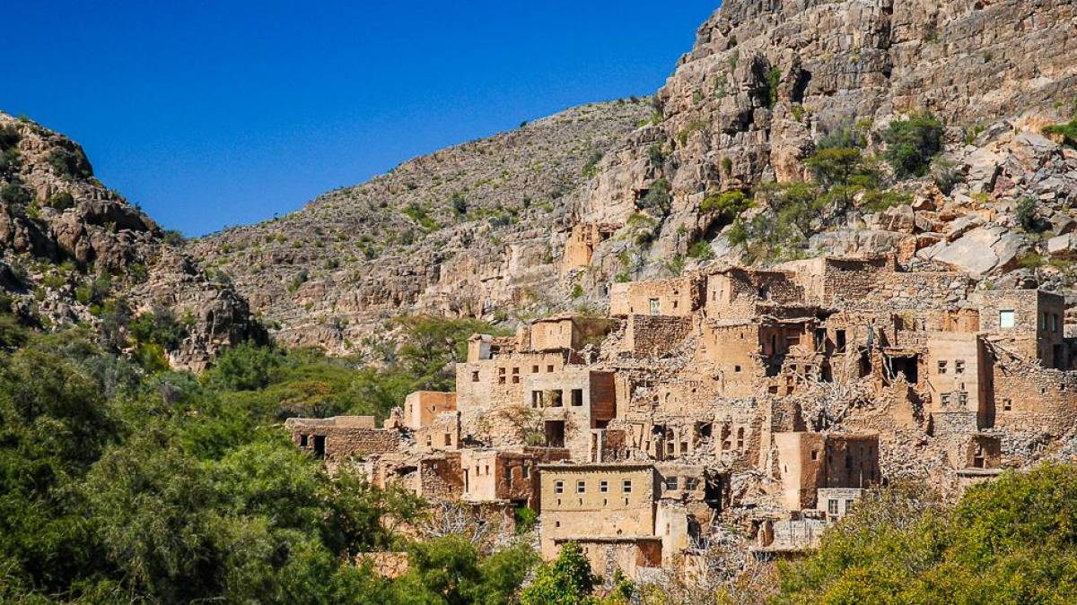 Dorf in den Schluchten von Wadi Bani Habib | © Stefano Barzellotti, iStockphoto.com / Chamäleon Dorf in den Schluchten von Wadi Bani Habib | © Stefano Barzellotti, iStockphoto.com / Chamäleon