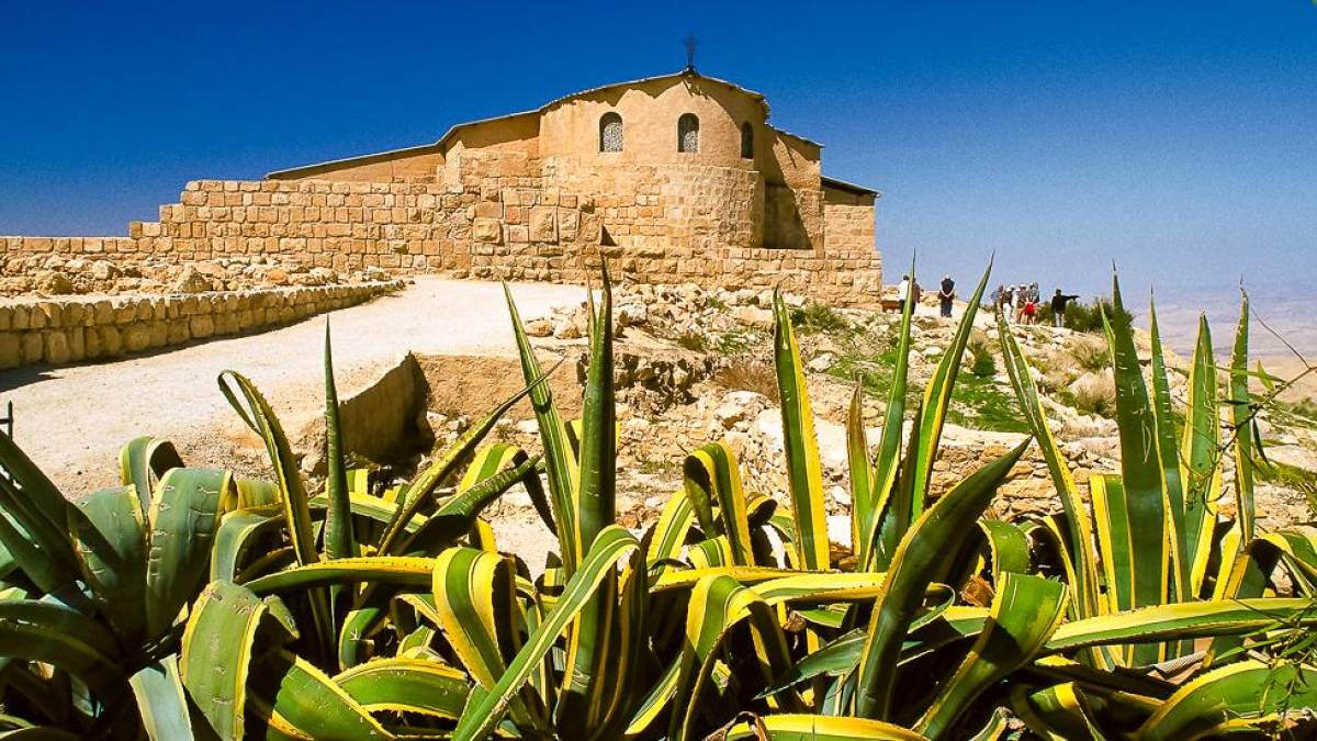 Kirche auf dem Gipfel des Nebo | © Jordan Tourism Board / Chamäleon Kirche auf dem Gipfel des Nebo | © Jordan Tourism Board / Chamäleon