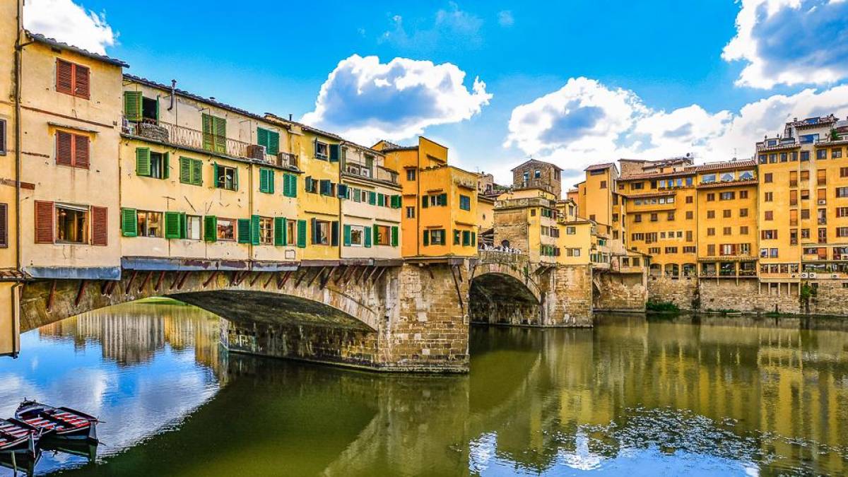 Ponte Vecchio über den Arno in Florenz | © Gadis Tourist Service Italia / Chamäleon Ponte Vecchio über den Arno in Florenz | © Gadis Tourist Service Italia / Chamäleon