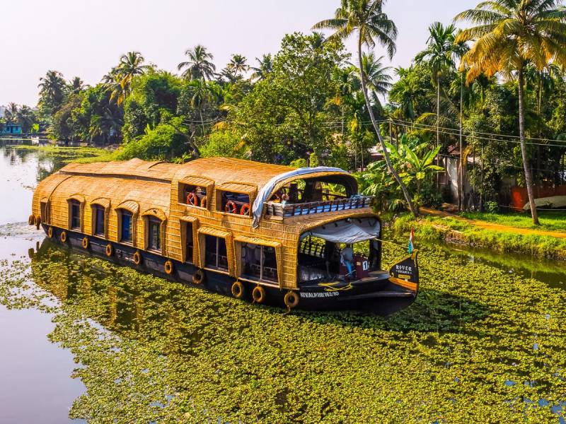 Hausboot auf den Backwaters |  Deepshikha Jain, Xandari Riverescapes Hausboat / Chamleon