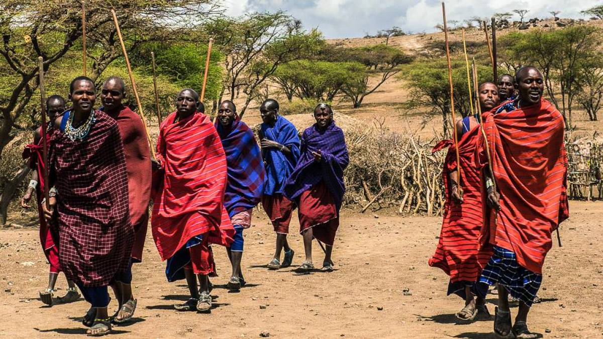 Bei den Massai | © Hannes Schleicher / Chamäleon Bei den Massai | © Hannes Schleicher / Chamäleon