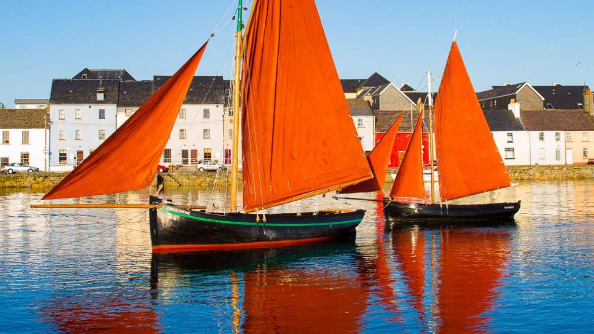 Traditionelle Fischerboote von Galway | © Neil Harrington, Pixabay / Chamäleon Traditionelle Fischerboote von Galway | © Neil Harrington, Pixabay / Chamäleon