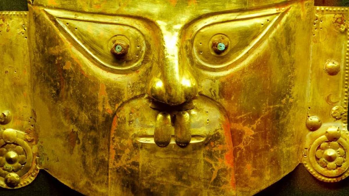 Goldmaske im Museum in Lima | © Dr. Heiko Beyer, Vision 21 / Chamäleon Goldmaske im Museum in Lima | © Dr. Heiko Beyer, Vision 21 / Chamäleon
