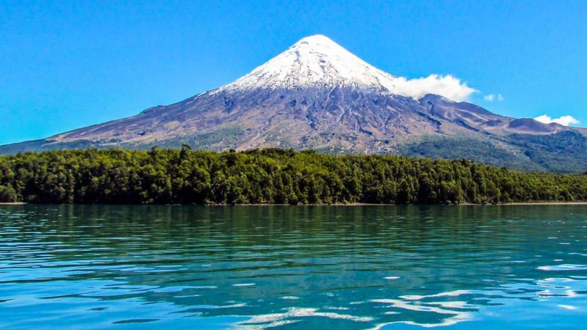 Blick auf den Vulkan Osorno | © Steffi Bernsee / Chamäleon Blick auf den Vulkan Osorno | © Steffi Bernsee / Chamäleon