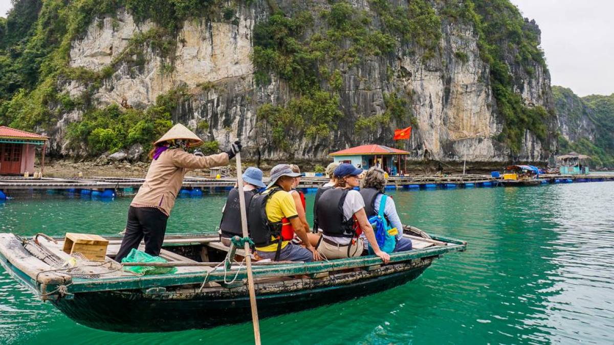 Ausflug in der Halong-Bucht | © Flora Klebbé / Chamäleon Ausflug in der Halong-Bucht | © Flora Klebbé / Chamäleon