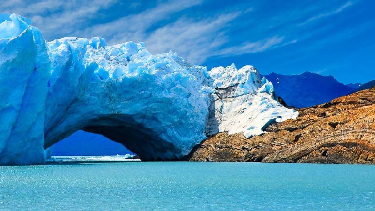 Eisbrücke am Perito Moreno Gletscher | © Pablo H. Caridad, iStockphoto.com / Chamäleon Eisbrücke am Perito Moreno Gletscher | © Pablo H. Caridad, iStockphoto.com / Chamäleon