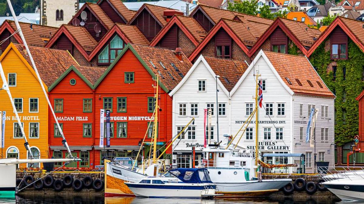 Häuserzeile am Hafen von Bergen | © Nico Franz, Pixabay / Chamäleon Häuserzeile am Hafen von Bergen | © Nico Franz, Pixabay / Chamäleon