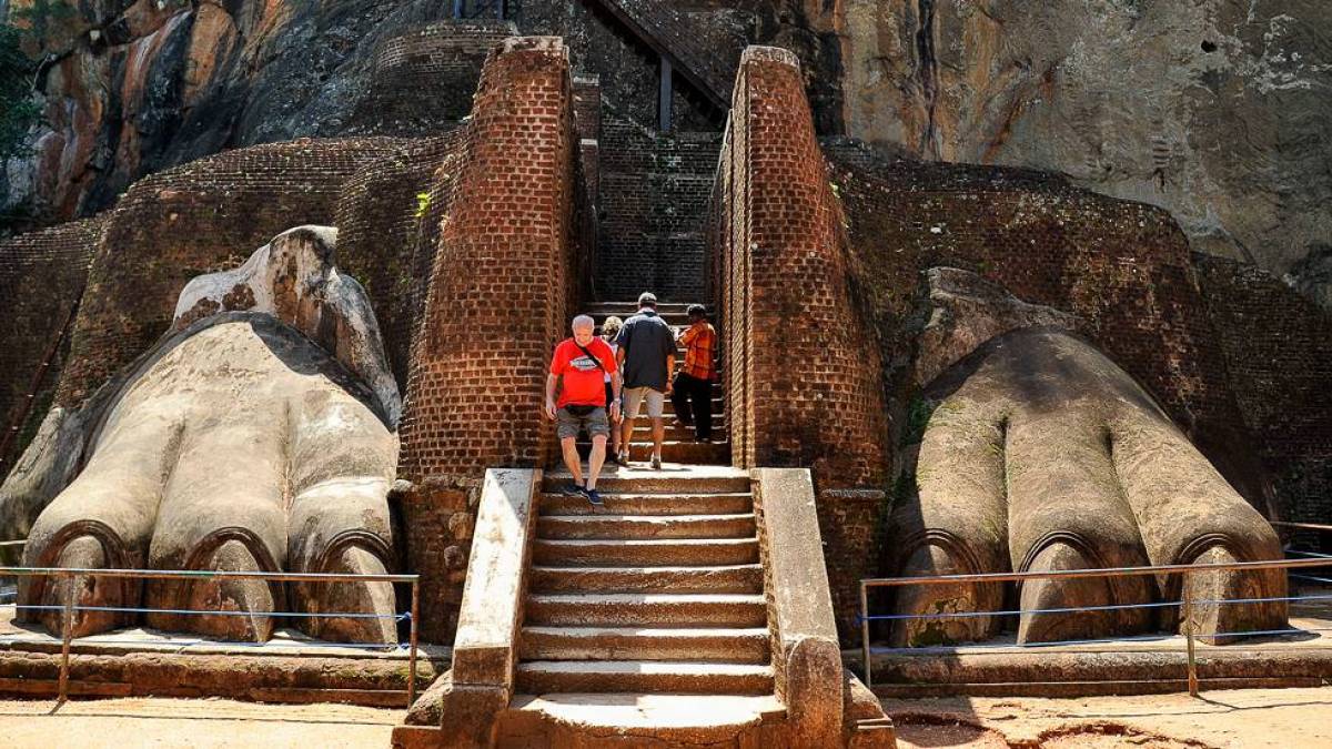 Eingang zum Tempel auf dem Löwenfelsen | © Udaya Wijesoma / Chamäleon Eingang zum Tempel auf dem Löwenfelsen | © Udaya Wijesoma / Chamäleon