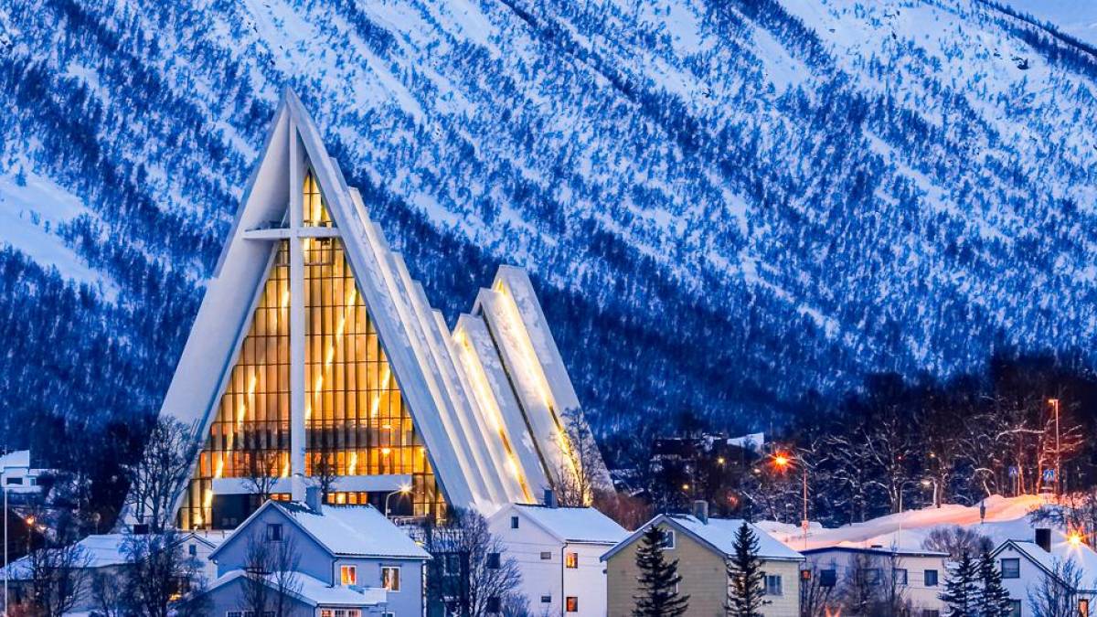 Eismeerkathedrale in Tromsø | © Bård Løken, Visit Tromsø / Chamäleon Eismeerkathedrale in Tromsø | © Bård Løken, Visit Tromsø / Chamäleon