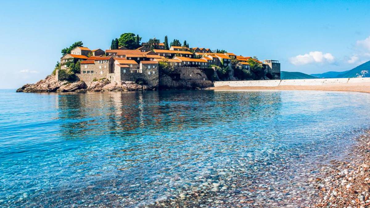 Halbinsel Sveti Stefan bei Budvar | © MacSun Travel Skopje / Chamäleon Halbinsel Sveti Stefan bei Budvar | © MacSun Travel Skopje / Chamäleon