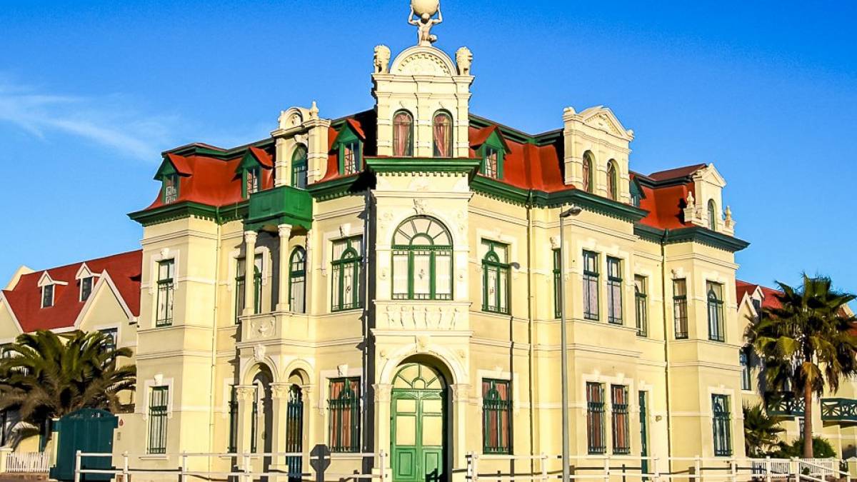 Prachtvolle Bauten in Swakopmund | © Peter Pack, Packsafari / Chamäleon Prachtvolle Bauten in Swakopmund | © Peter Pack, Packsafari / Chamäleon